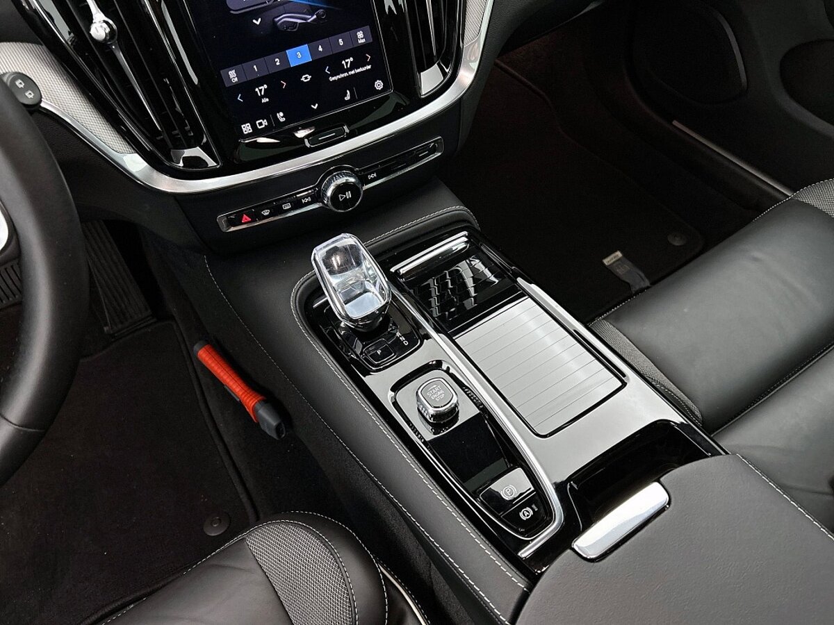 46919098 volvo v60 2 0 t6 plus dark trekhaak ac9aaa