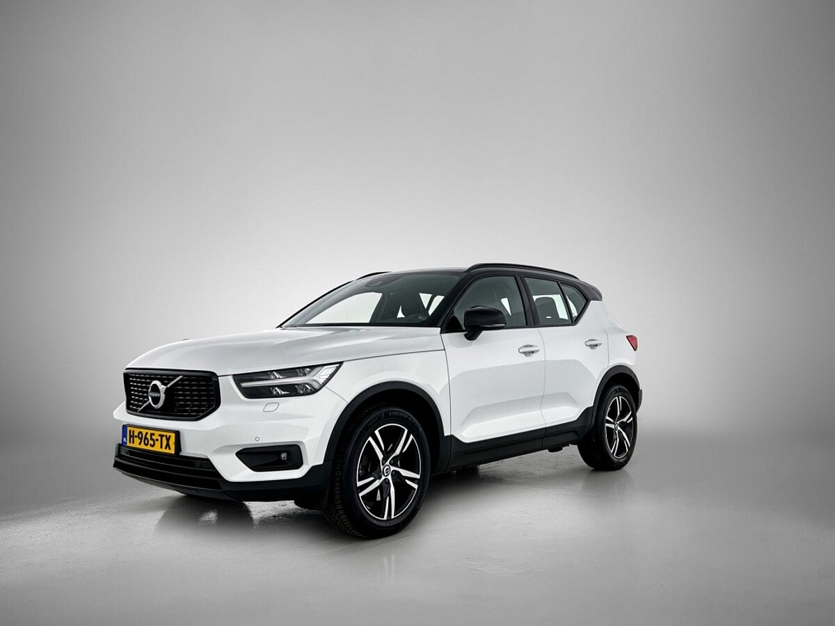 49567384 volvo xc40 2 0 t5 awd r design intro edition 1 01