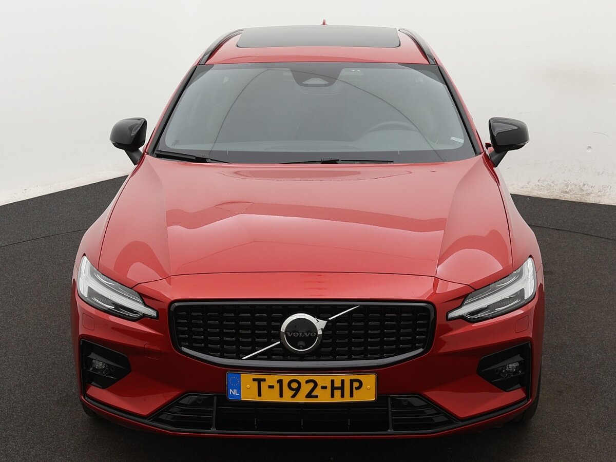 35636972 volvo v60 2 0 b4 plus dark sport interieur 360 camera 9 02