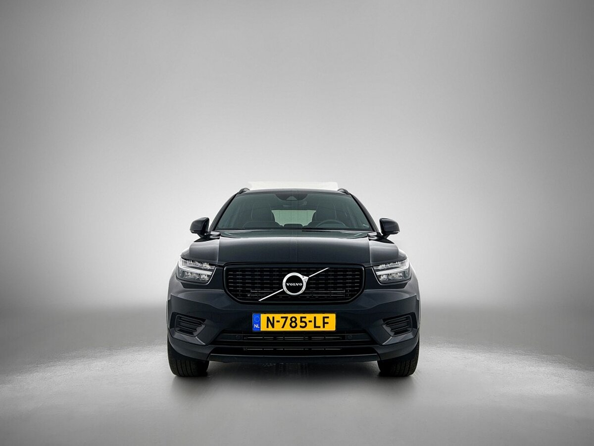 45916107 volvo xc40 1 5 t4 recharge r design harman kardon 6 02