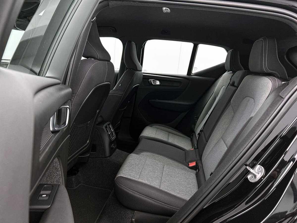 45931216 volvo xc40 1 5 t5 plus dark 03