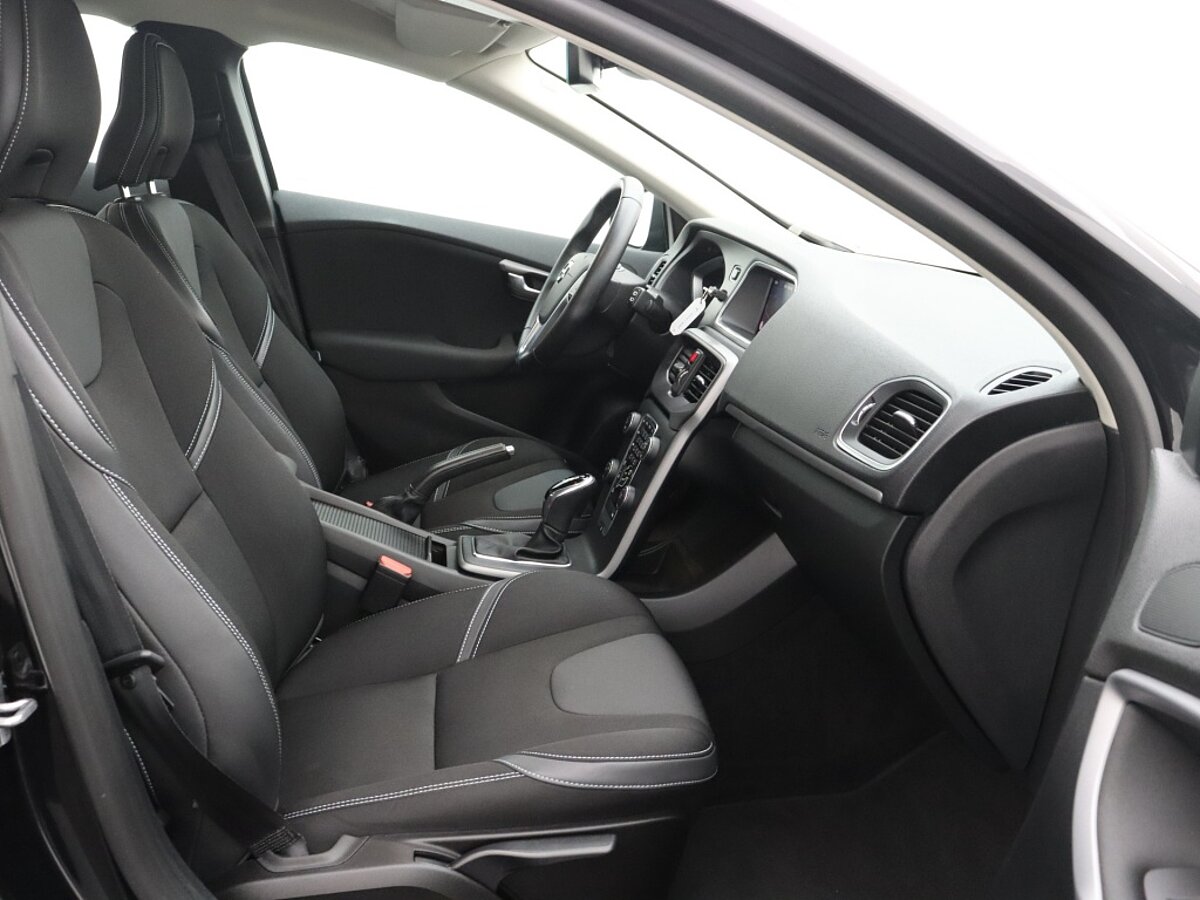 35701724 volvo v40 1 5 t2 polar 52