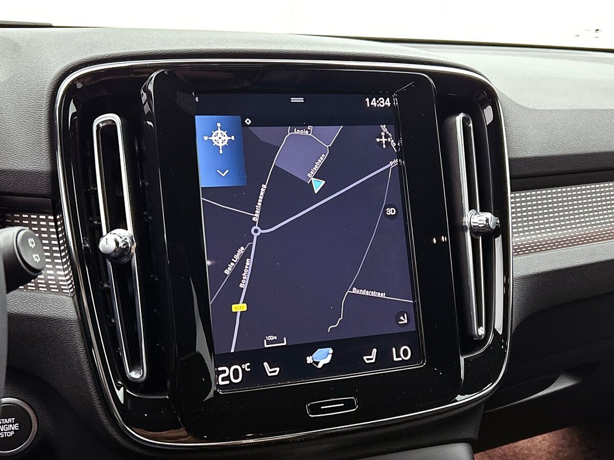 46990970 volvo xc40 1 5 t4 recharge r design 8