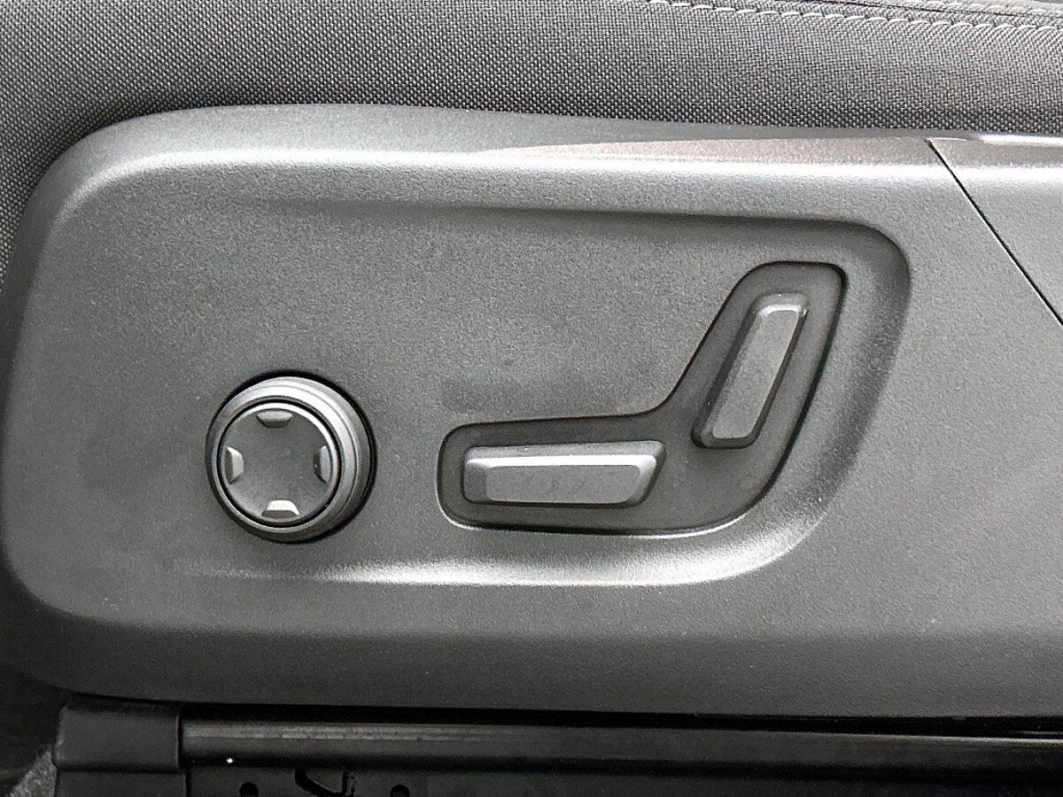 48515761 volvo xc40 2 0 b4 plus dark 19 inch trekhaak voorruit verwarming 45d27f