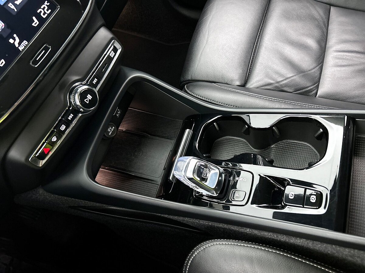 49377245 volvo xc40 1 5 t4 inscription 20 inch leder camera 35