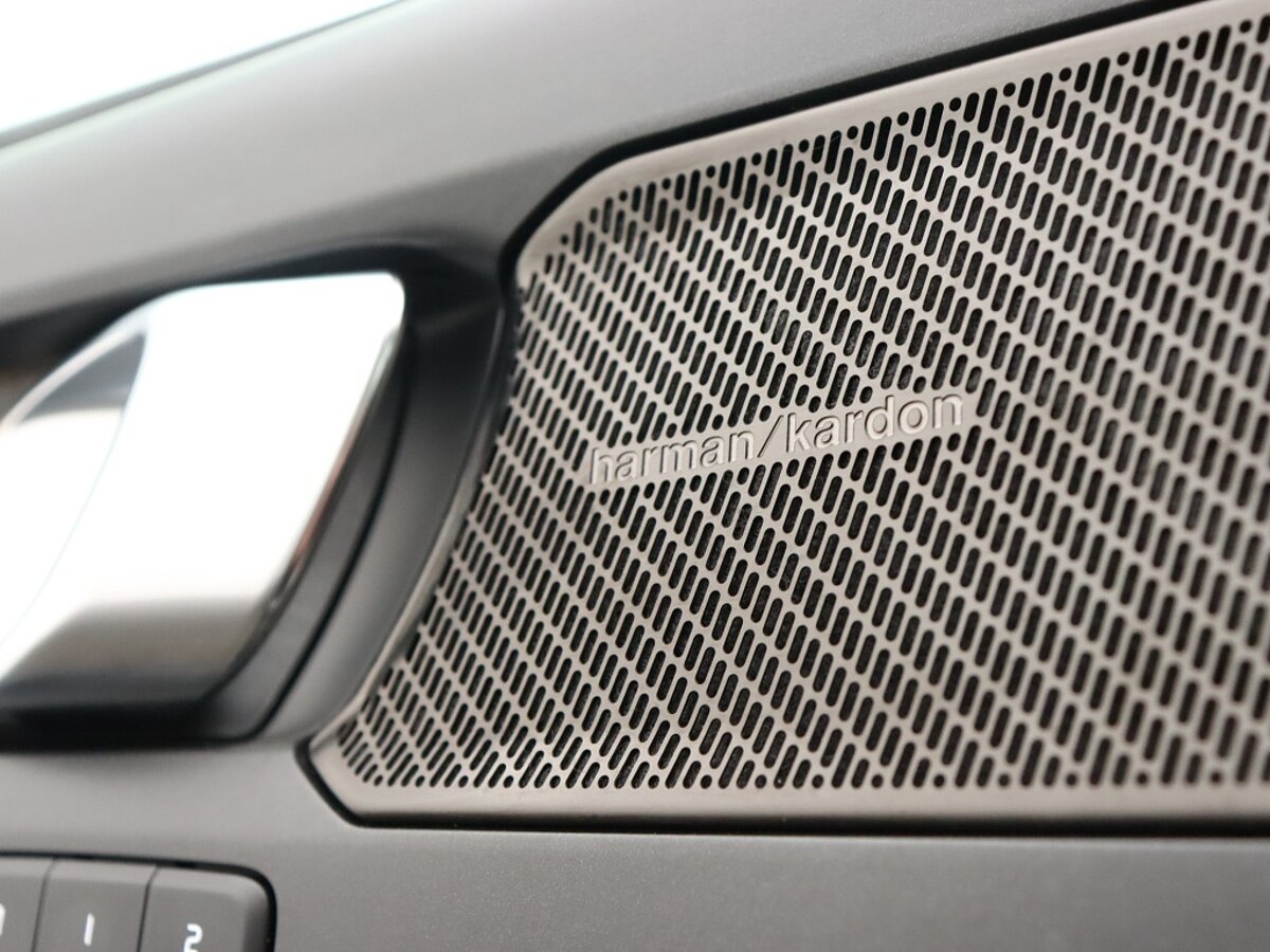 35487775 volvo xc40 1 5 t5 phev inscription panomama dak harman kardon leder a2b246