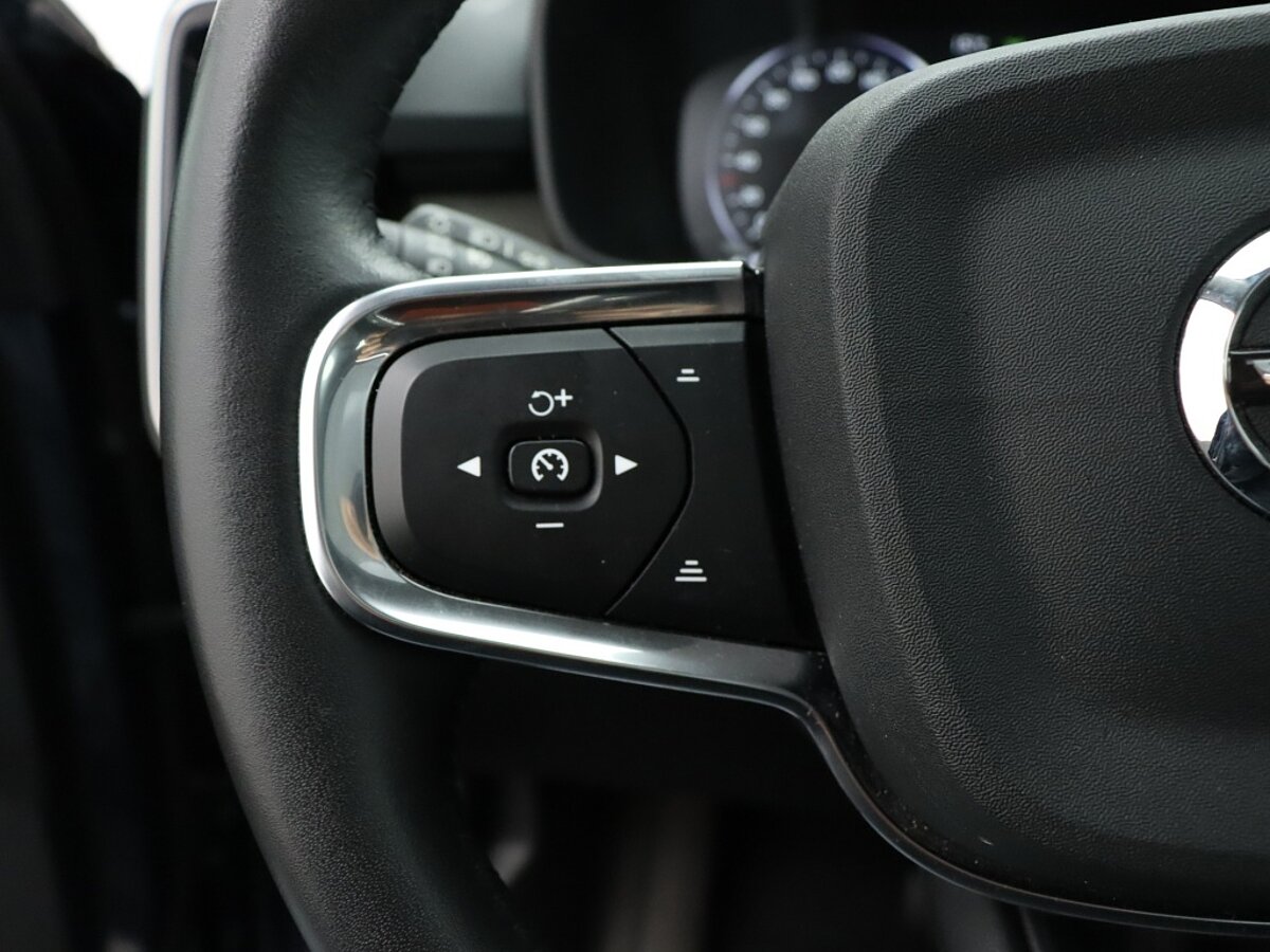 36079799 volvo xc40 1 5 t5 recharge inscription 77