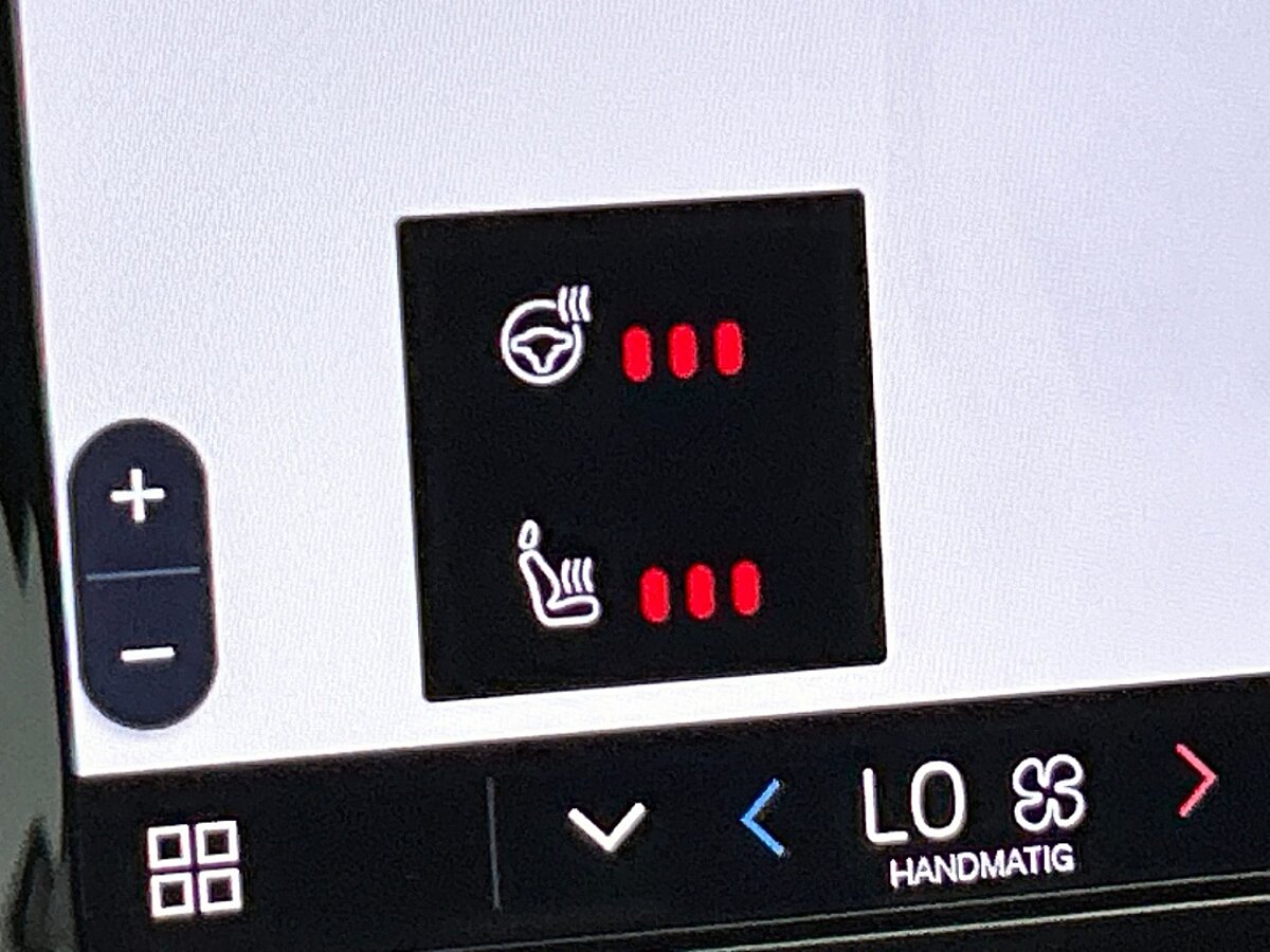 46101950 volvo xc40 recharge plus 70 kwh 42