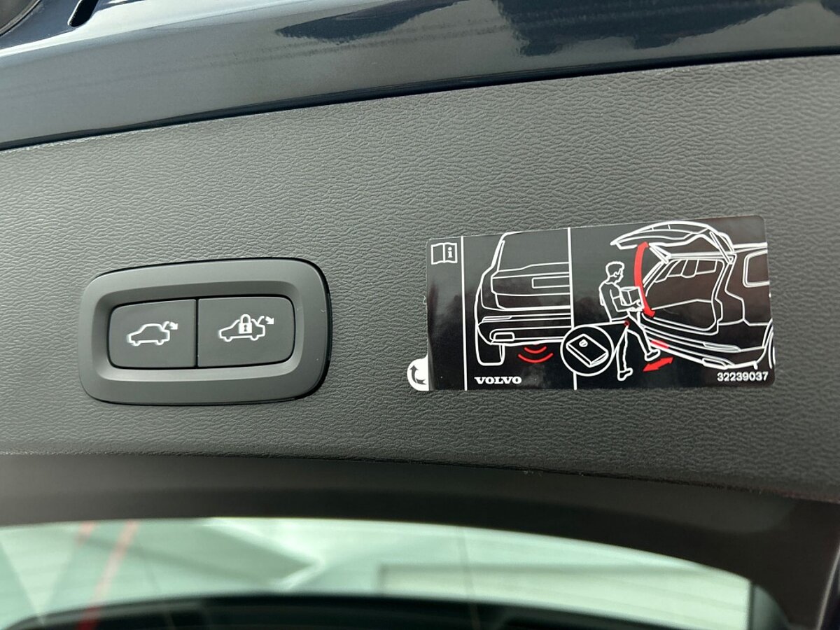 47570518 volvo xc40 1 5 t4 inscription h k getint glas pilot assist leder 89