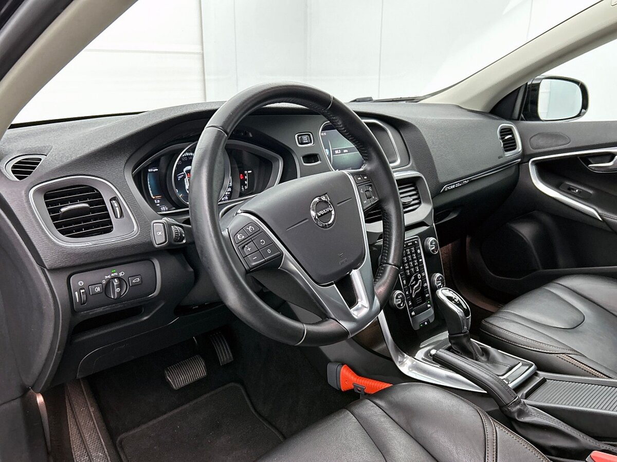 48880865 volvo v40 cross country 1 5 t3 polar luxury panorama dak trekhaak leder 08