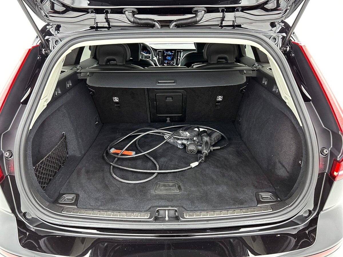 42166349 volvo v60 2 0 t6 essential edition driver assist leder climate 19 6de006