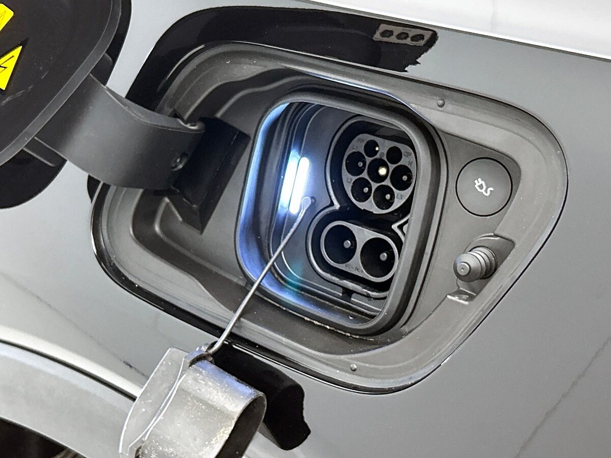 46101950 volvo xc40 recharge plus 70 kwh 44