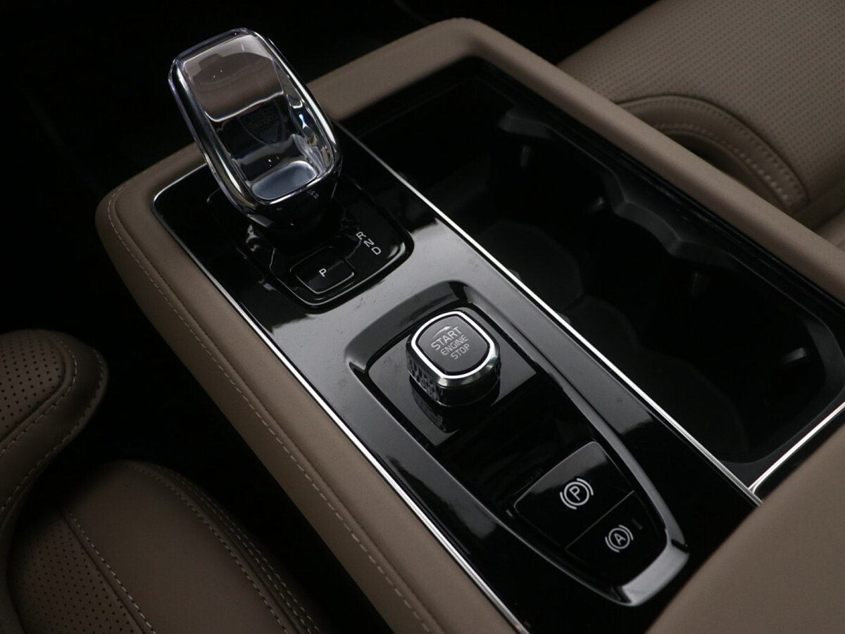 47021368 volvo xc90 t8 plug in awd ultra dark luchtvering trekhaak massagestoe aa82ec