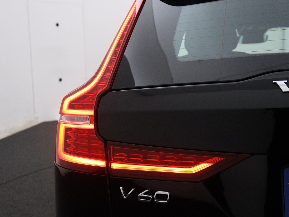 43755346 volvo v60 2 0 b4 plus dark 58