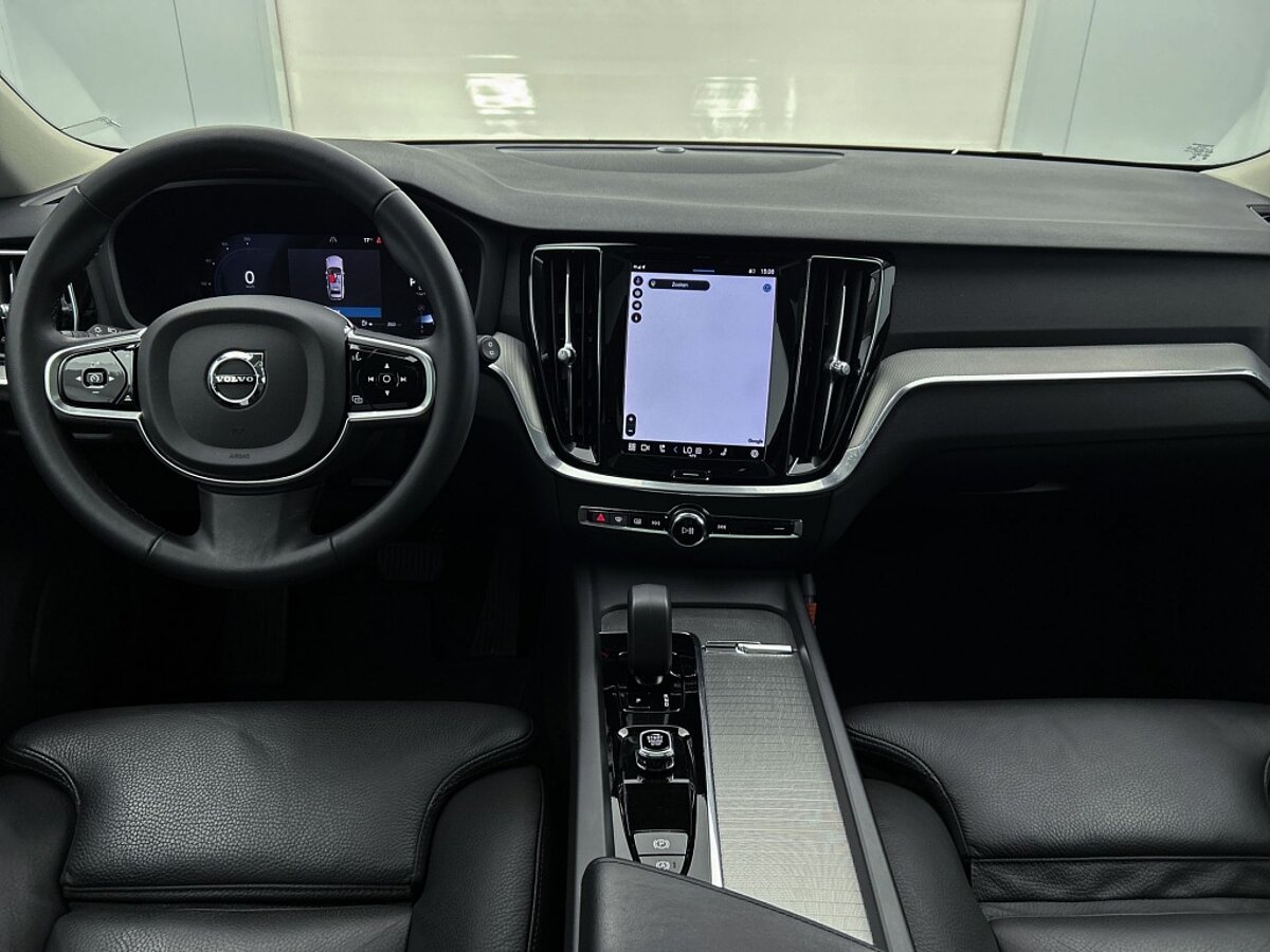 45216804 volvo v60 2 0 b3 plus dark 7 03