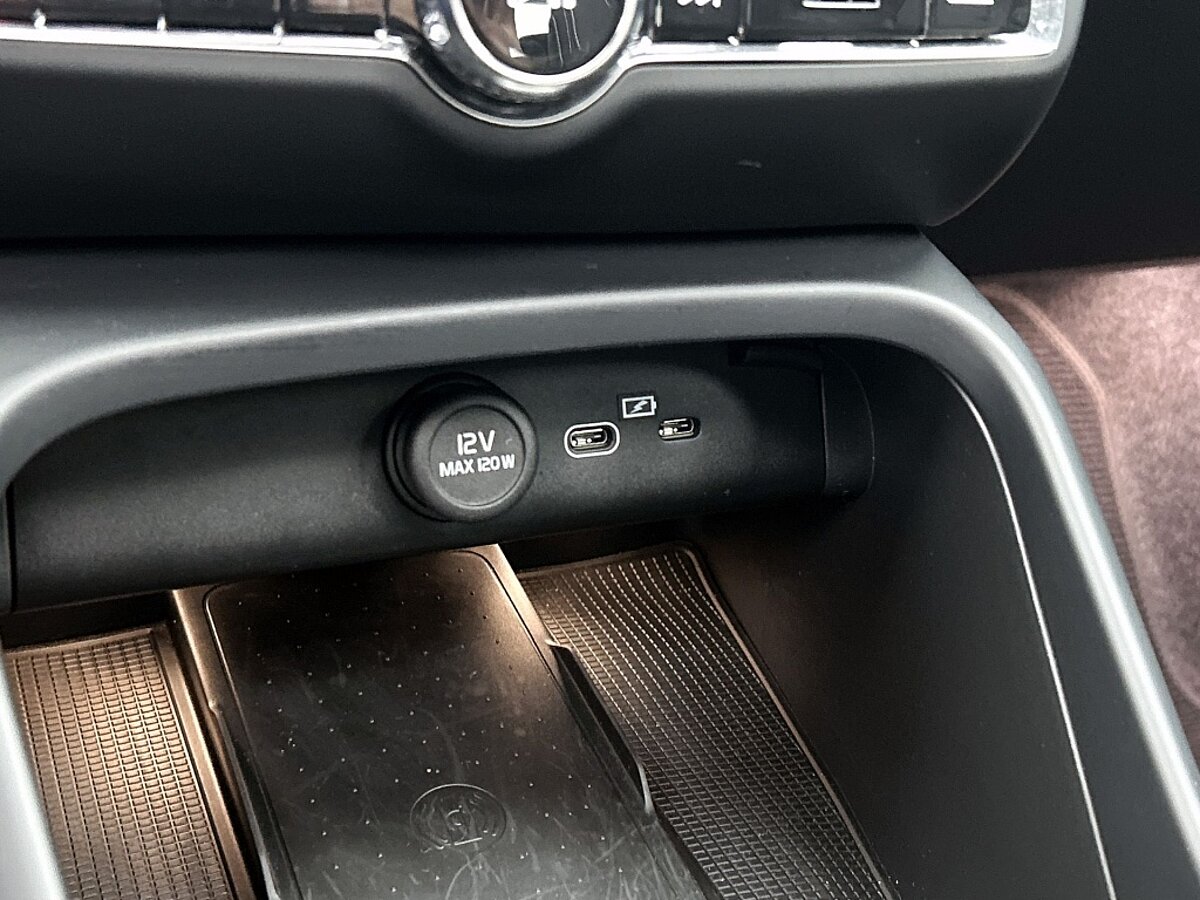 46742271 volvo xc40 extended range ultimate 82 kwh 20inch velgen panoramadak 53
