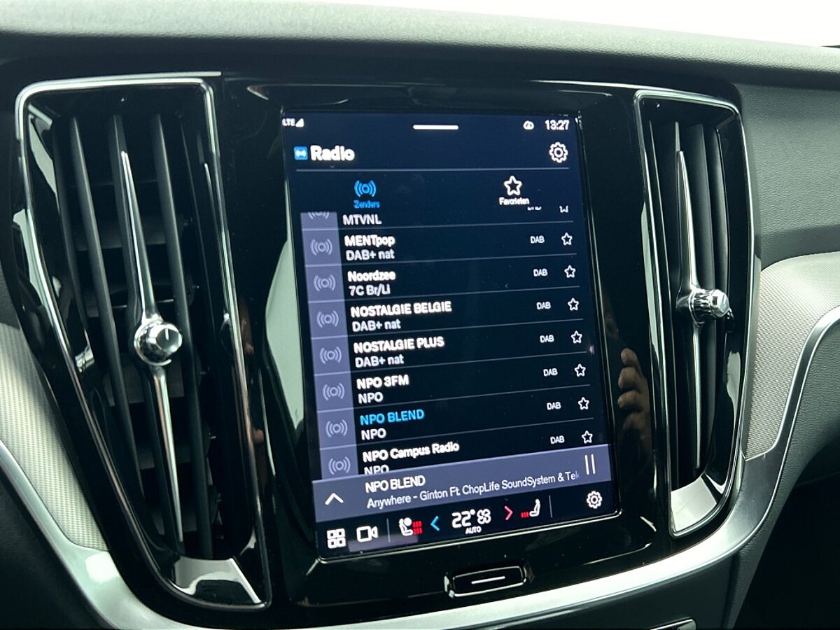 47797613 volvo v60 2 0 t6 awd plus dark trekhaak leder harman kardon audio 60