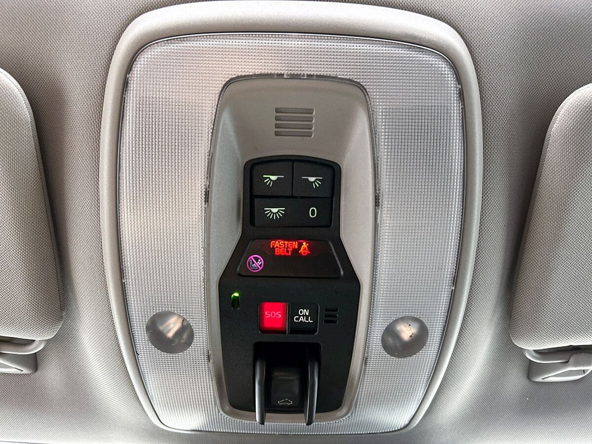 49484289 volvo v60 1 6 t4 r design panorama dak trekhaak memory seats 02