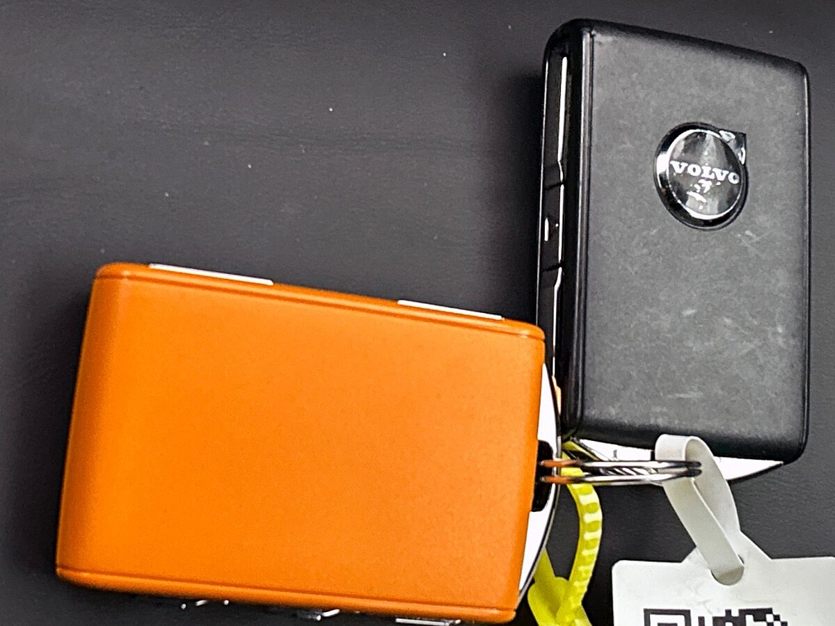 49847910 volvo v60 2 0 t6 awd plus dark harman kardon voorruitverw sportstoe 50