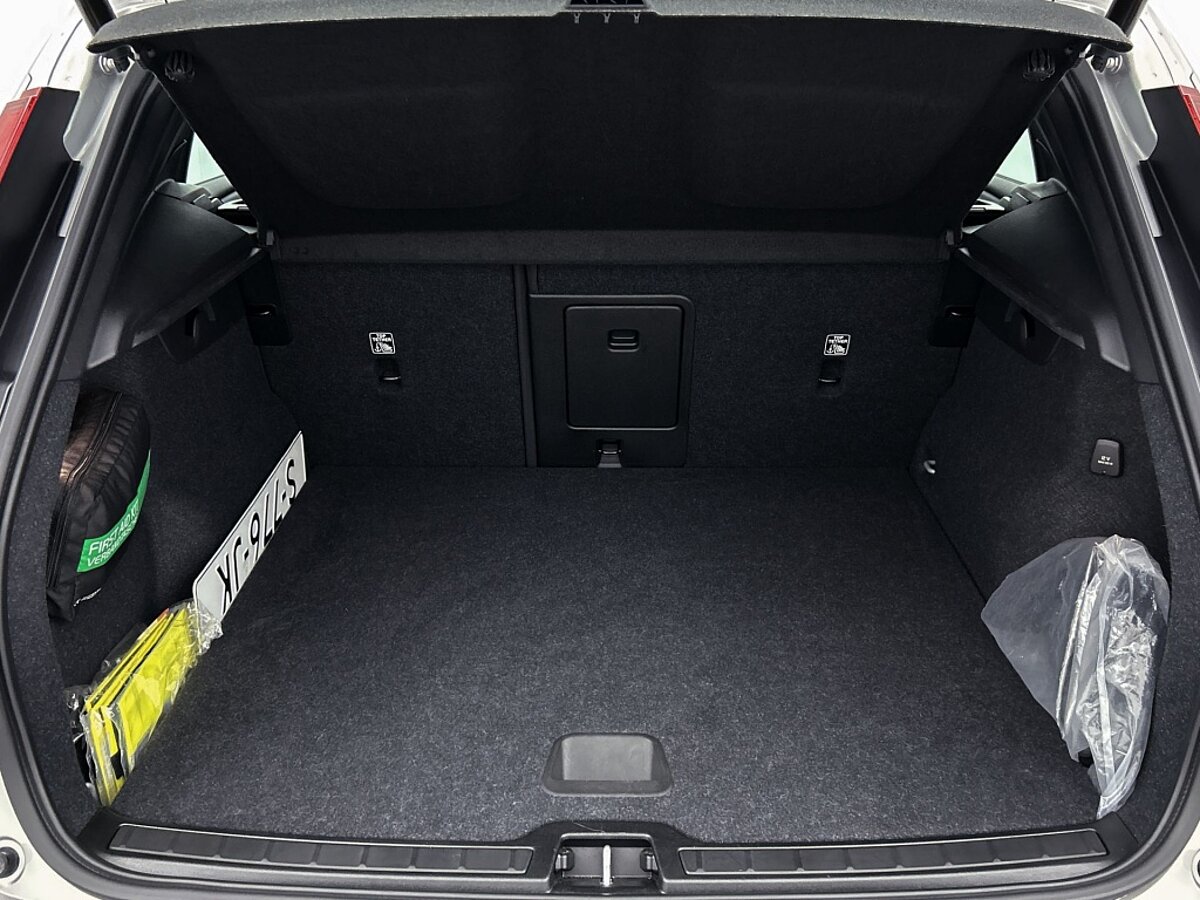 45034513 volvo xc40 1 5 t4 core bright trekhaak park assist climate pack 03