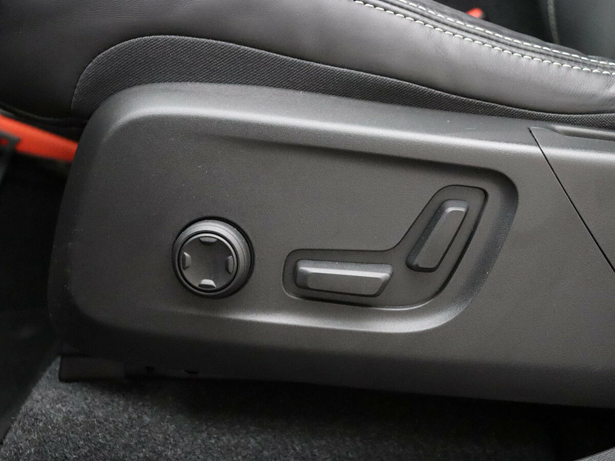 34255172 volvo xc40 p8 recharge awd r design memory seats draadloze lader warmte 74