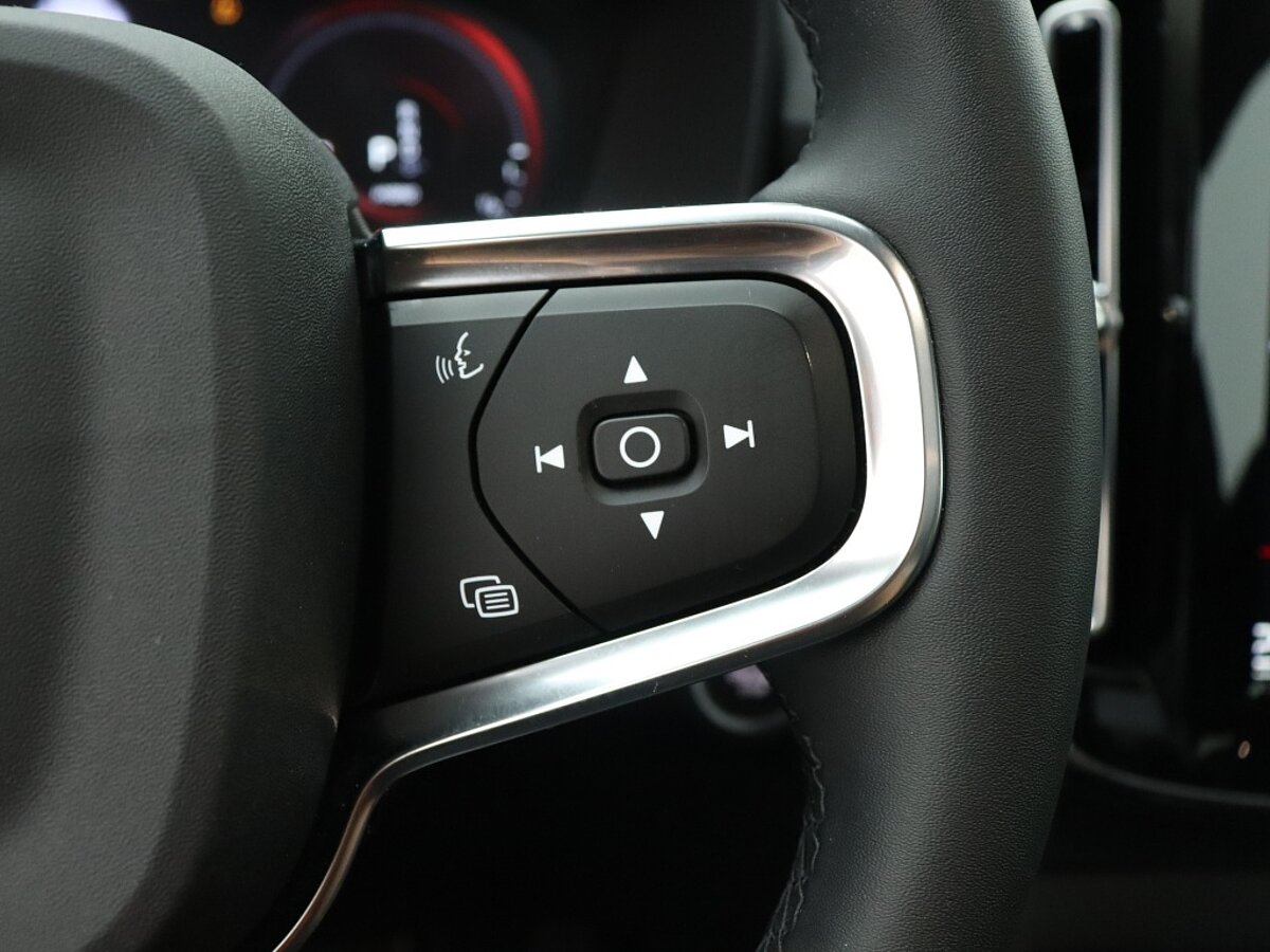 35002307 volvo xc40 1 5 t4 recharge ultimate dark memory seats harman kardon l 15c4bb