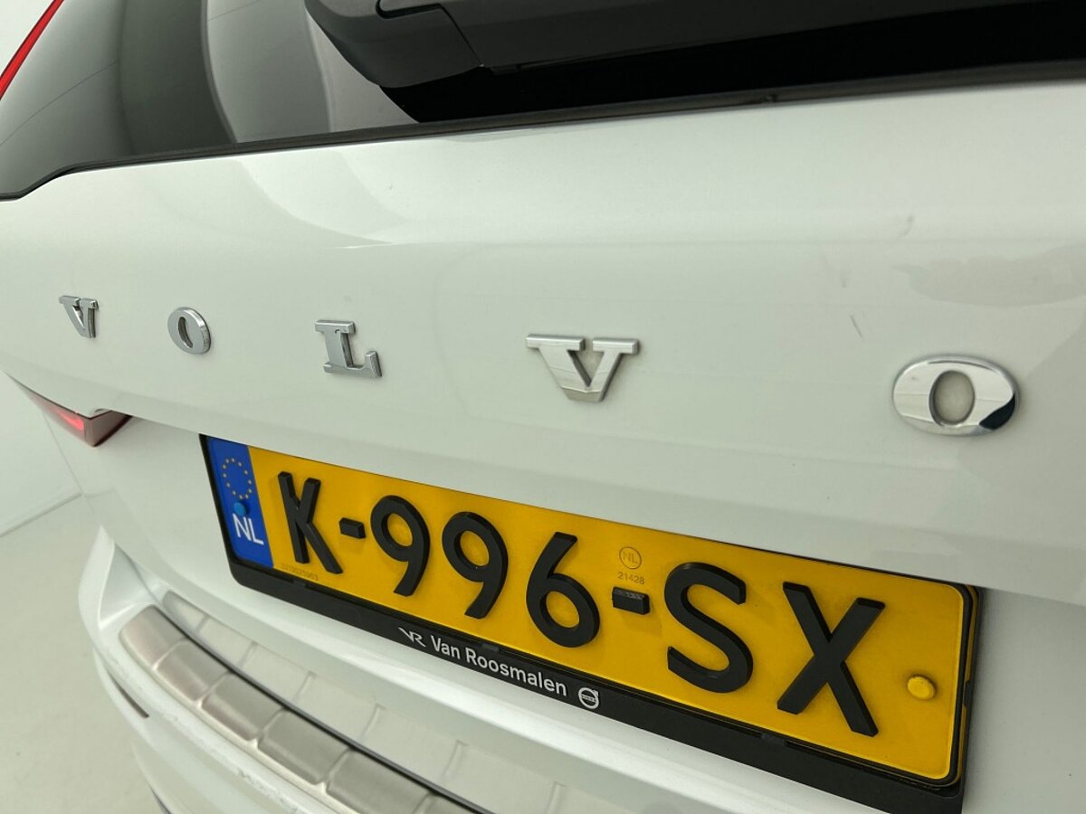 47252319 volvo xc60 2 0 t8 recharge r design 07