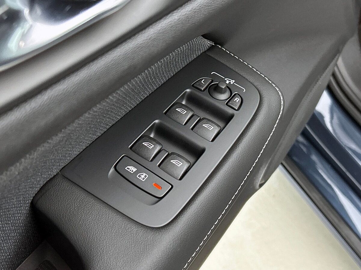 47513318 volvo v60 2 0 t6 awd plus dark trekhaak 360a camera harman kardon 31