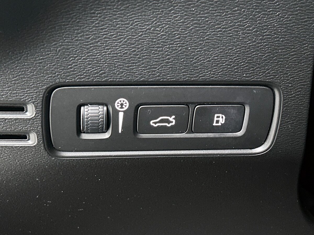 48084423 volvo xc40 1 5 t5 recharge r design 21