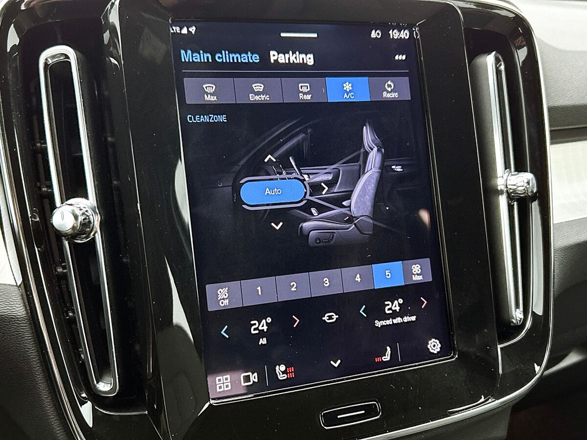 48515761 volvo xc40 2 0 b4 plus dark 19 inch trekhaak voorruit verwarming 6dbfcb