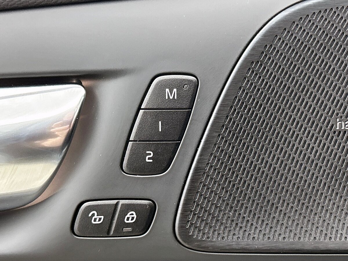 48706009 volvo v60 2 0 t6 awd plus dark panorama dak trekhaak leder blis 42