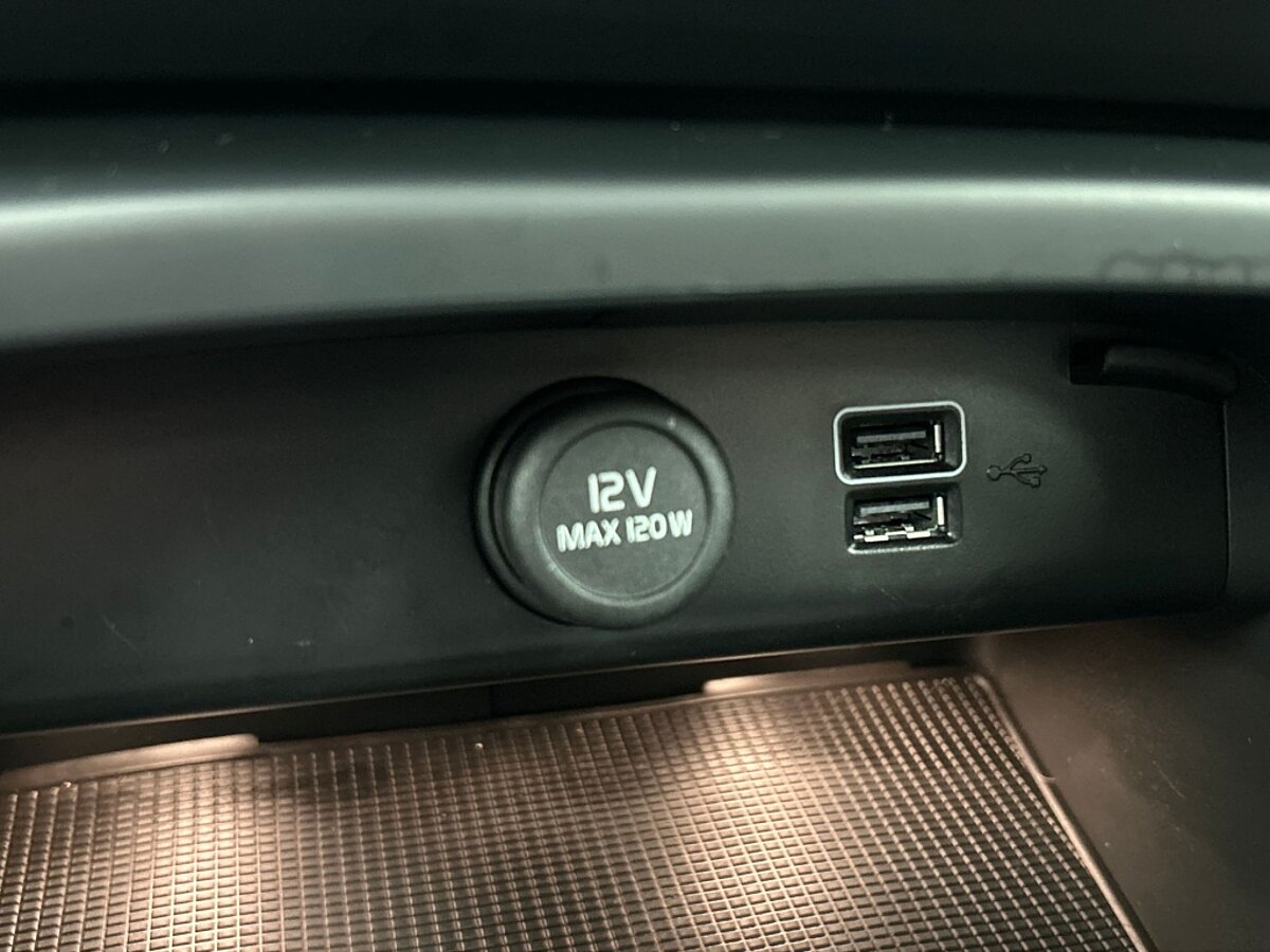 49484370 volvo xc40 1 5 t4 inscription h k getint glas pilot assist leder 59