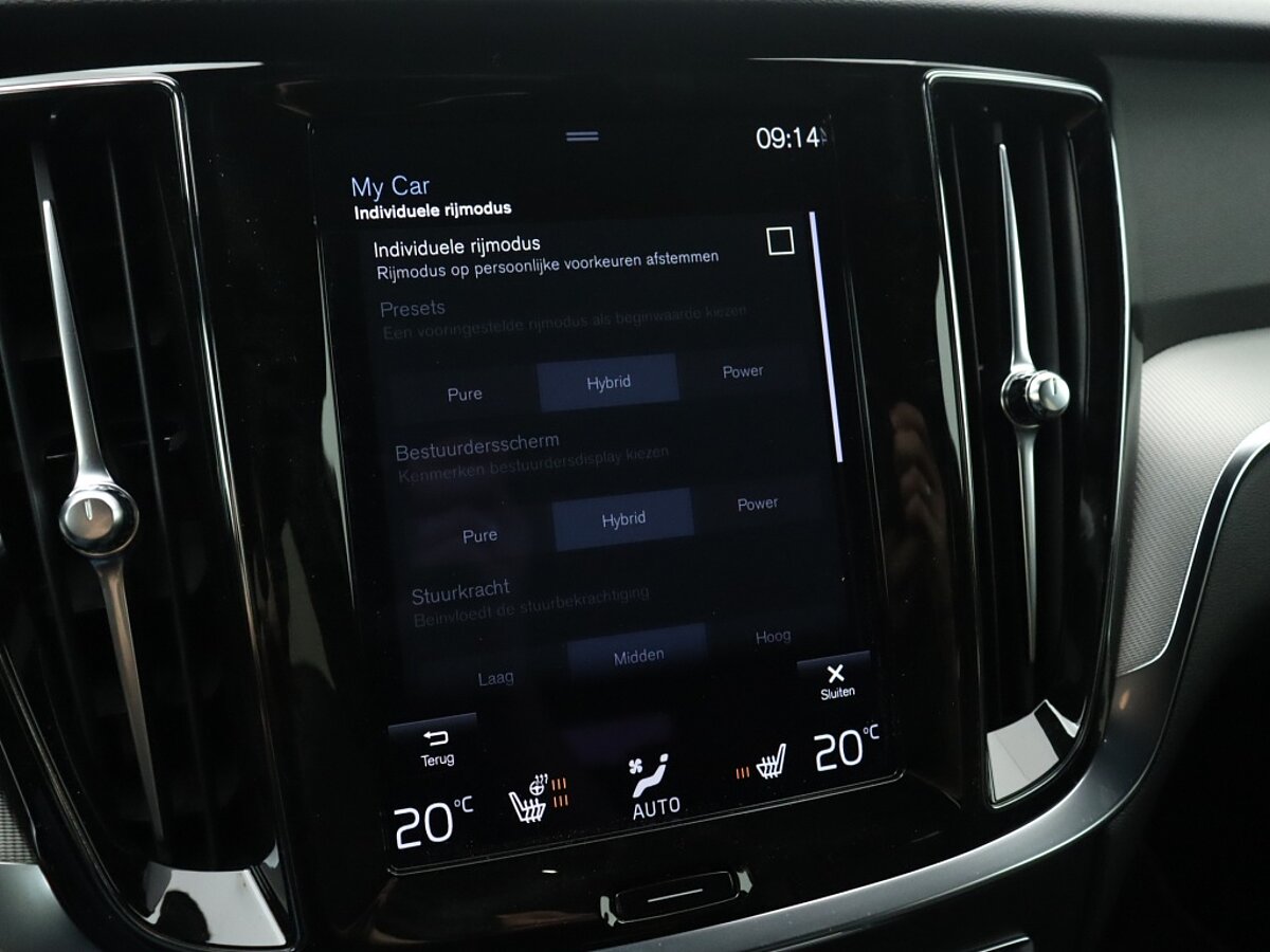 35014607 volvo v60 2 0 t6 recharge awd r design 72