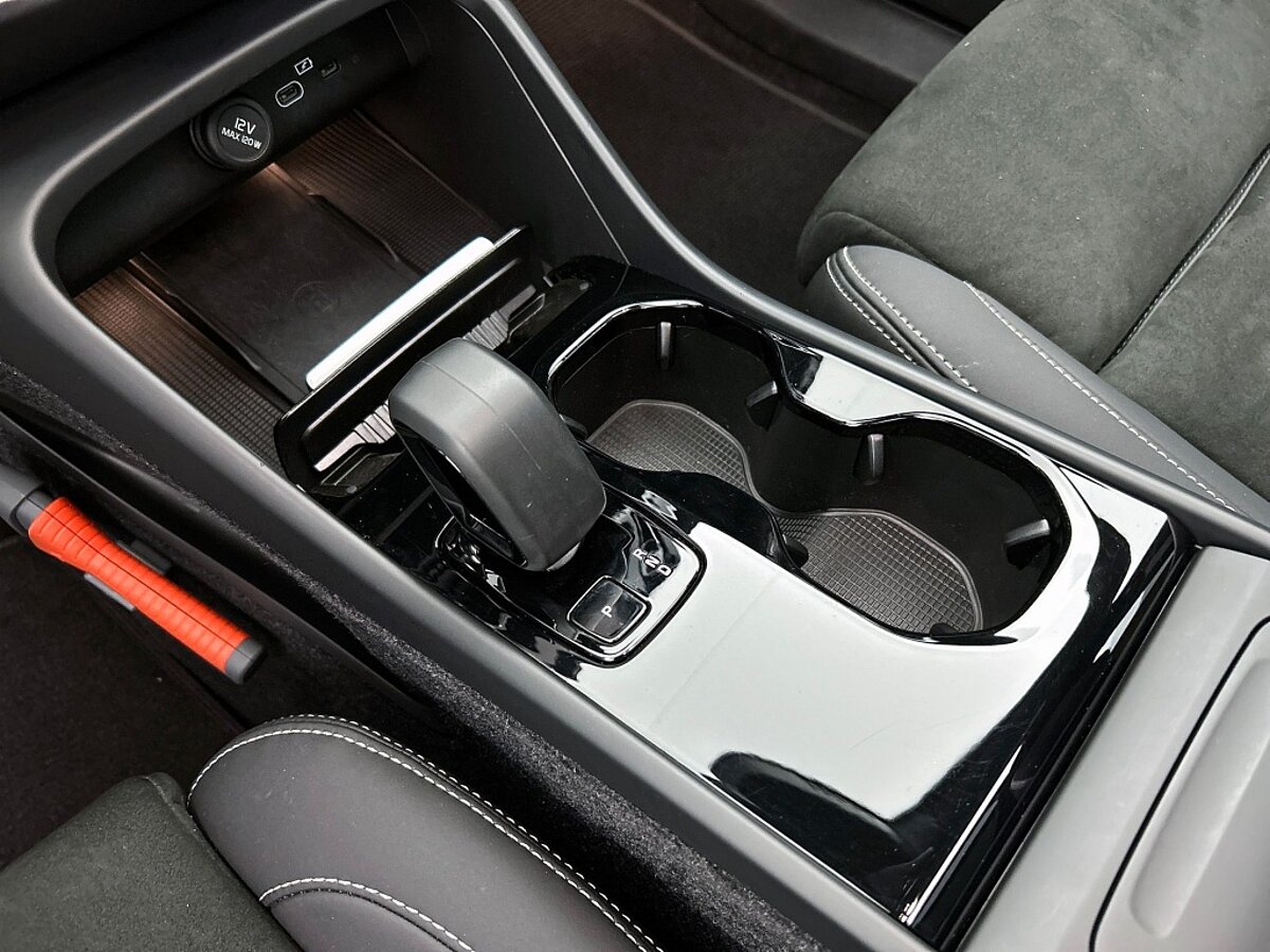 48534360 volvo xc40 ultimate pano 360 memory seats 20 inch all season 05