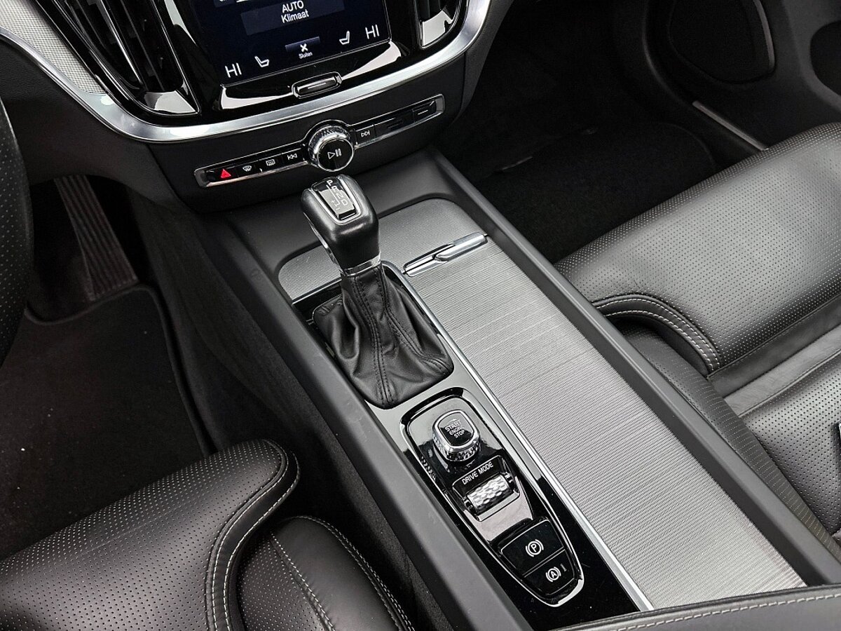 48741197 volvo v60 t6 awd 20 inch pano stoelventilatie 360 styling kit 43