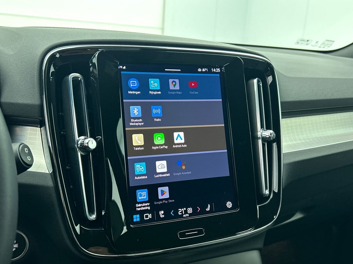 49248127 volvo xc40 2 0 b4 plus dark trekhaak harman kardon 8 02