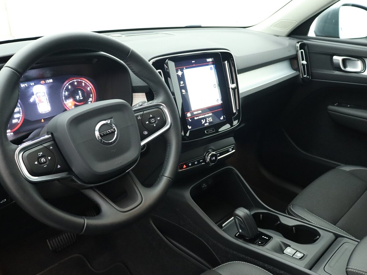 34948997 volvo xc40 1 5 t3 momentum pro lichtmetalen velgen elec achterklep 5 03