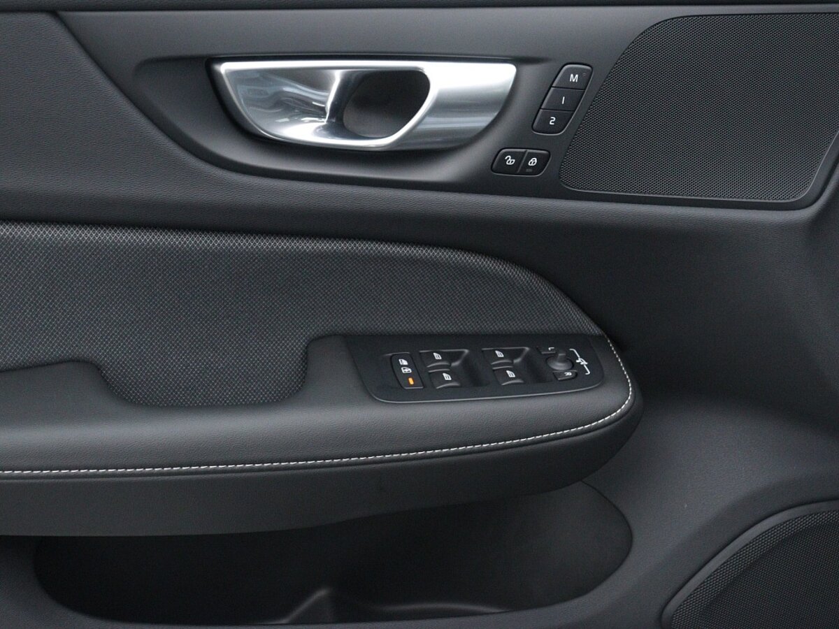 43874128 volvo v60 2 0 b3 plus dark adaptive cruise el stoelen stoelverwarmi a9f584