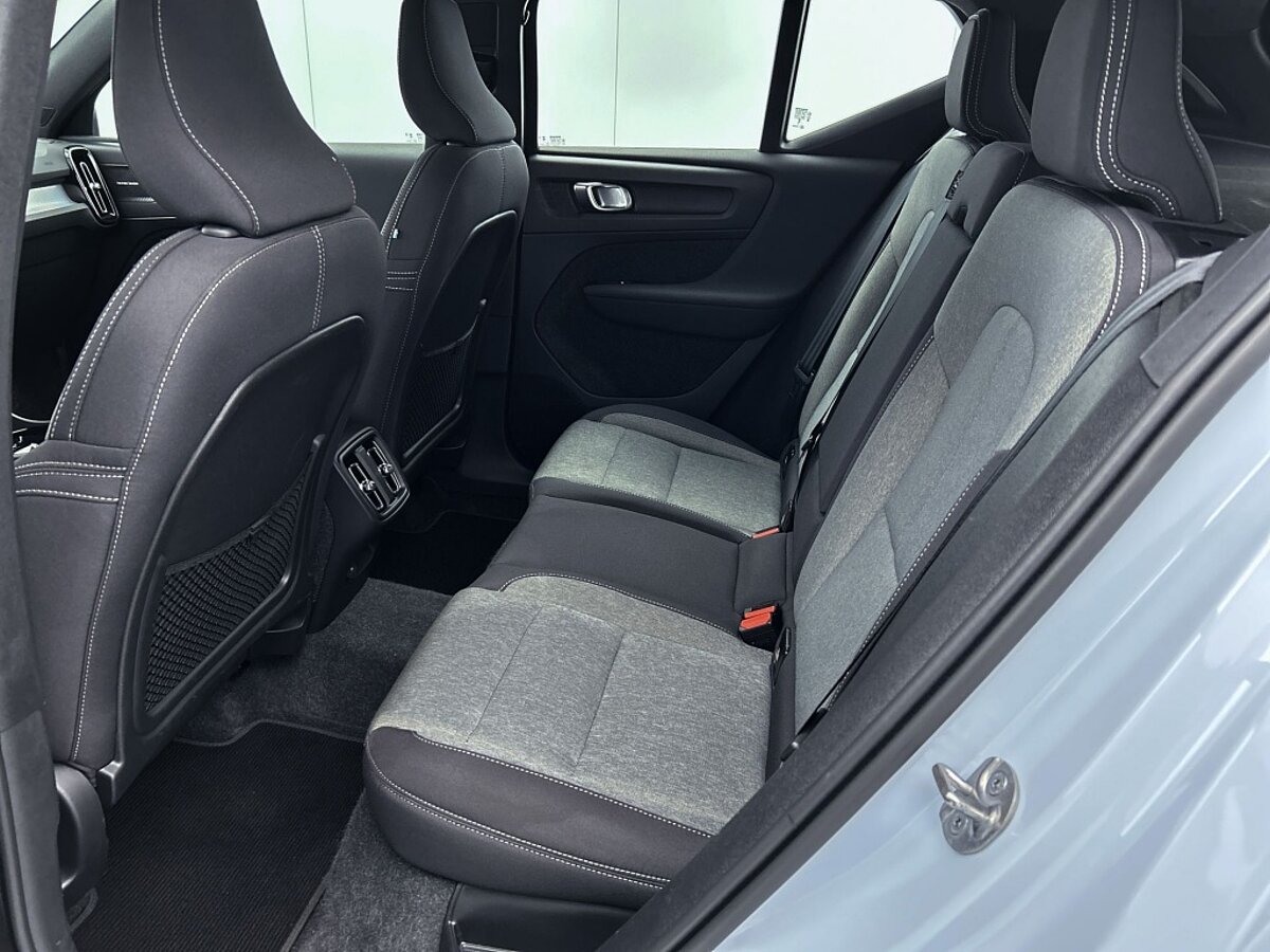44775017 volvo xc40 2 0 b4 plus dark trekhaak 58
