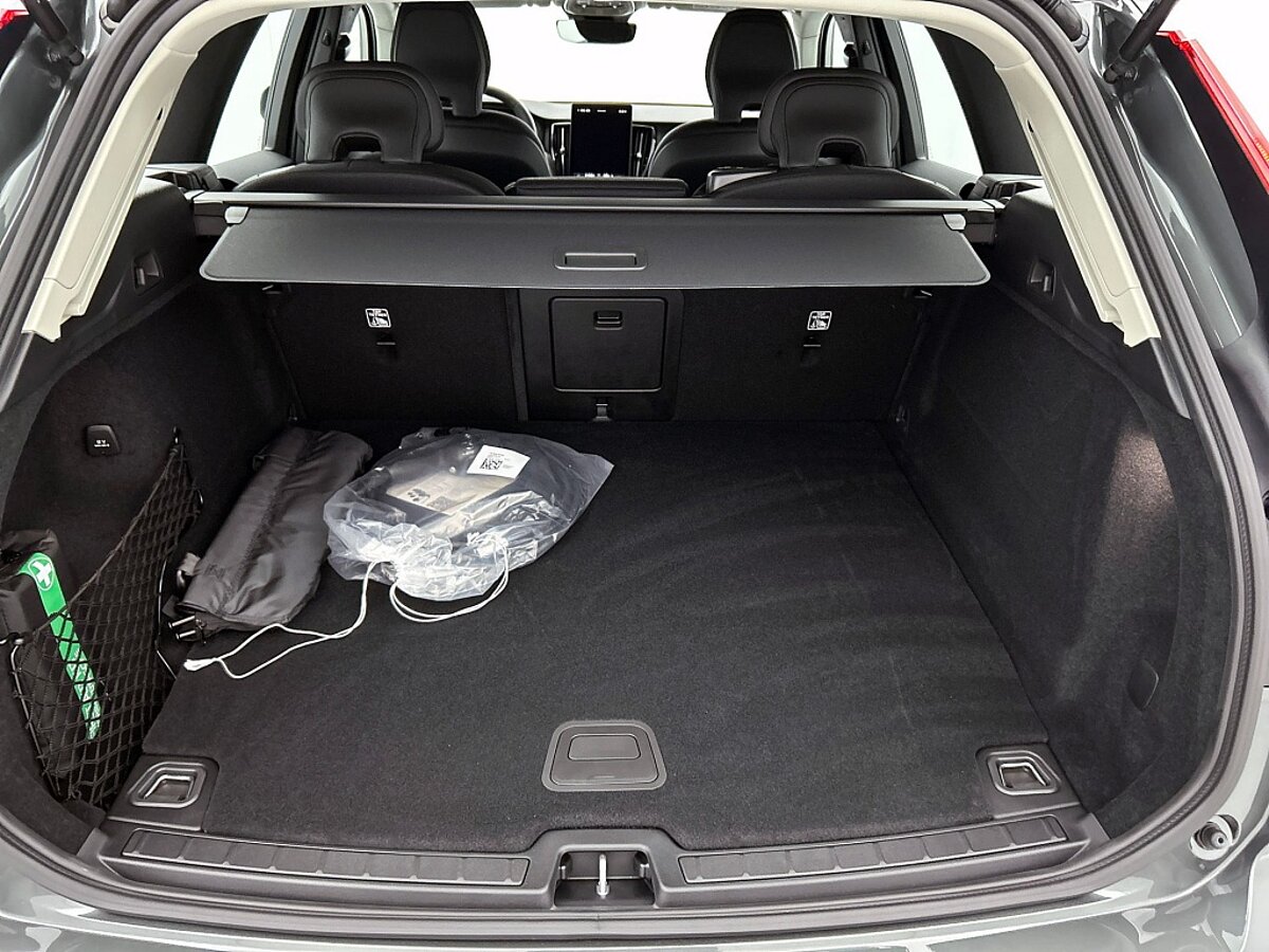 46518073 volvo xc60 xc60 t6 awd essential driver assist climate pack park assi 54