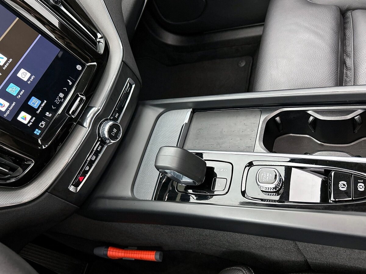 46893522 volvo xc60 2 0 t6 awd ultra dark trekhaak leder panorama dak 06