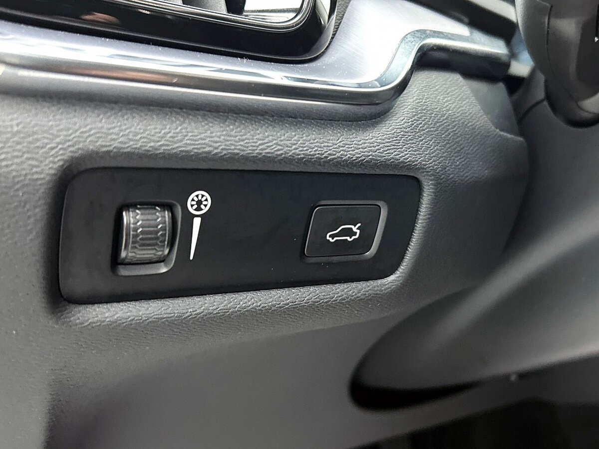 47000296 volvo v60 2 0 b3 momentum trekhaak climate pack camera 8 02