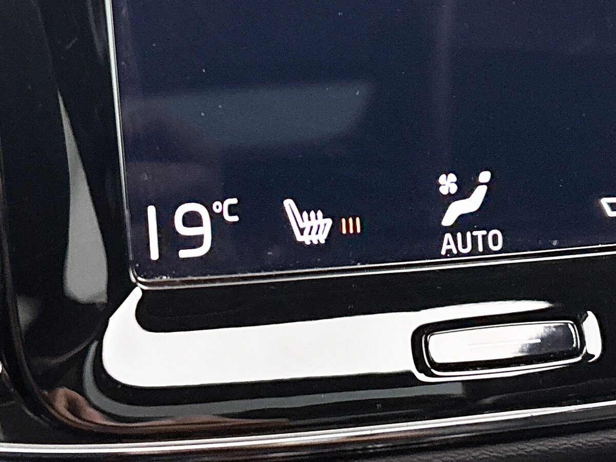 47093947 volvo xc40 1 5 t4 ultimate bright pilot assist trekhaak panoramadak 9 01