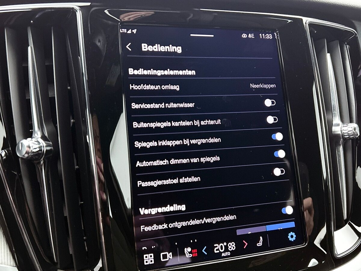 47465265 volvo v60 2 0 t6 awd dark 65