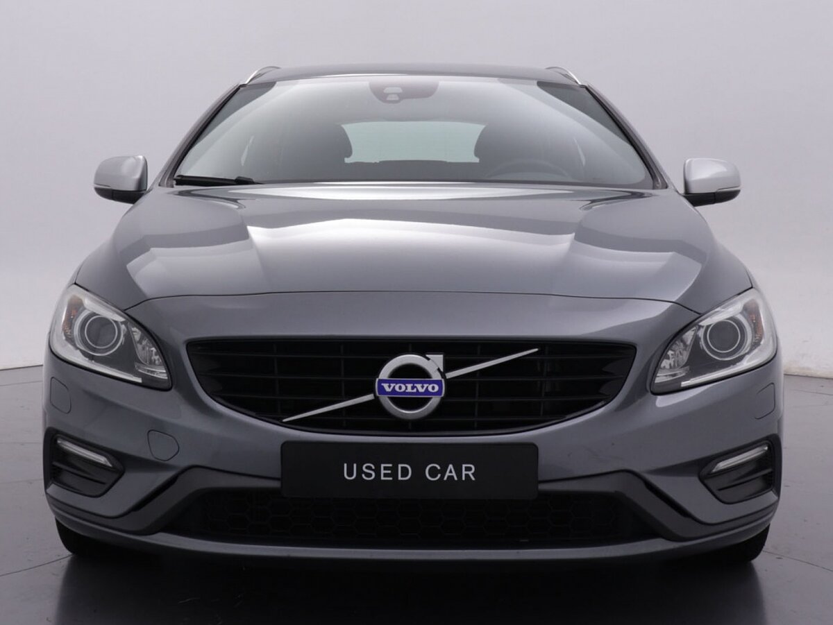 36006266 volvo v60 2 0 d2 r design 2 01