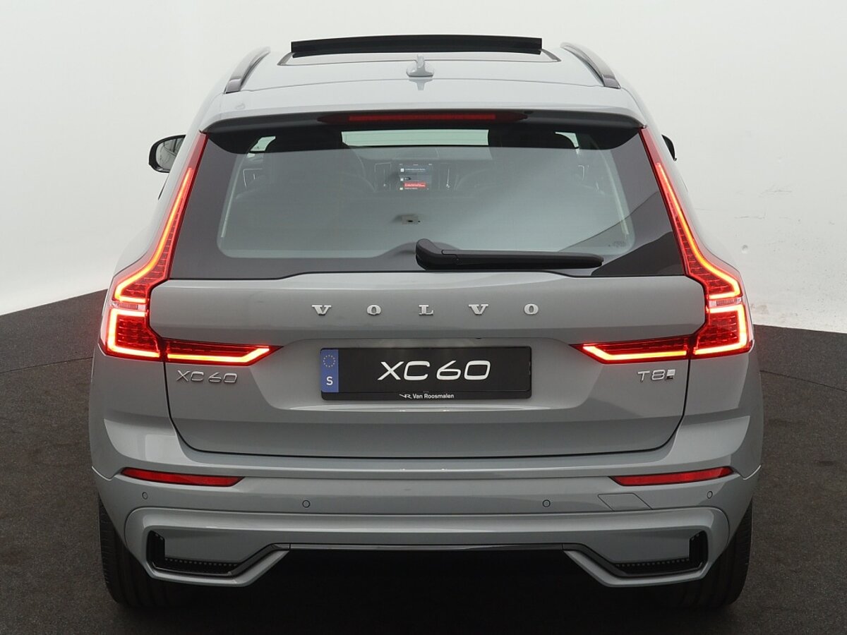 43680818 volvo xc60 2 0 t8 awd plus dark harman kardon 9 01