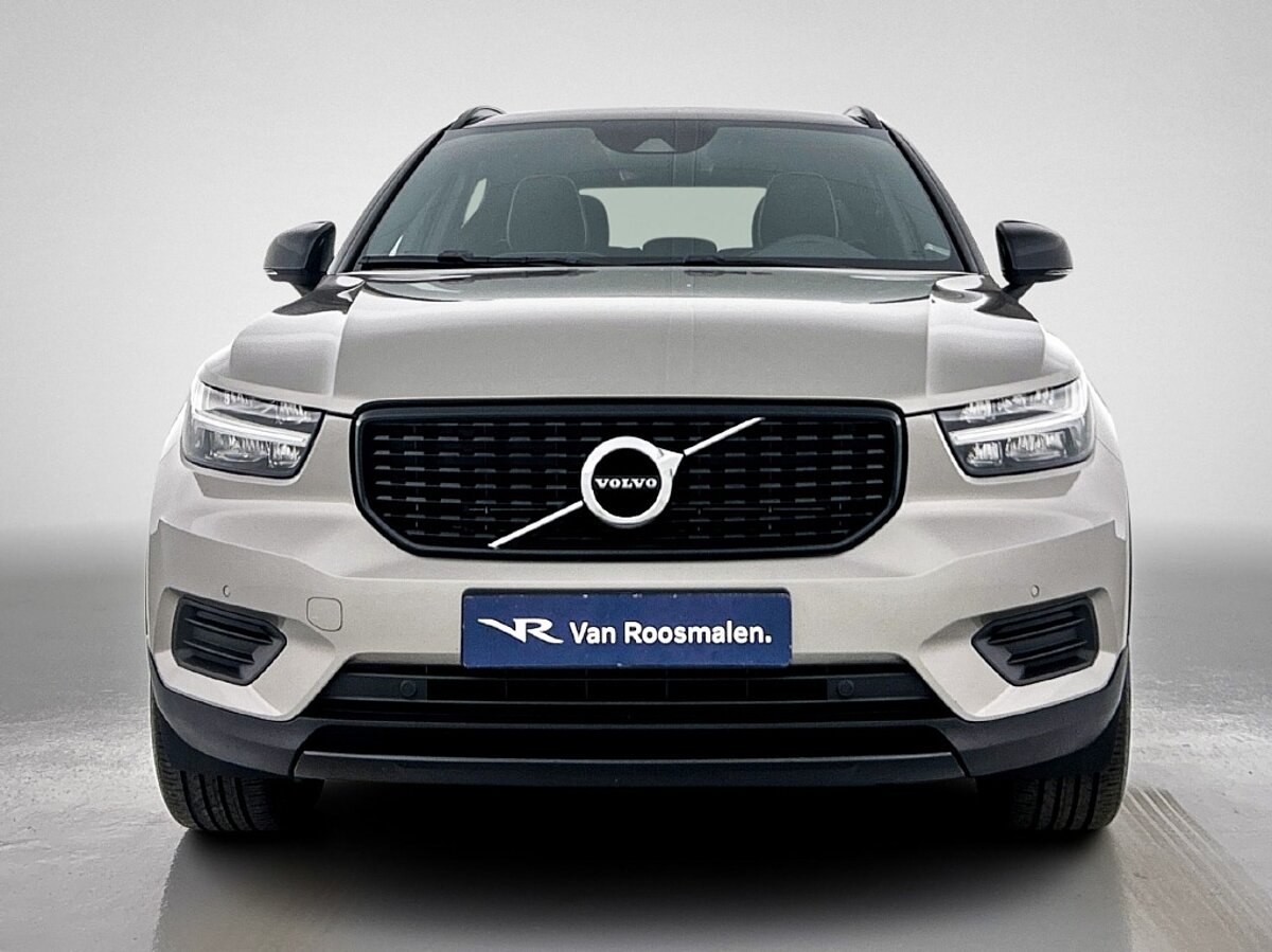 45077468 volvo xc40 1 5 t4 r design climate pack camera nubuck 9 02