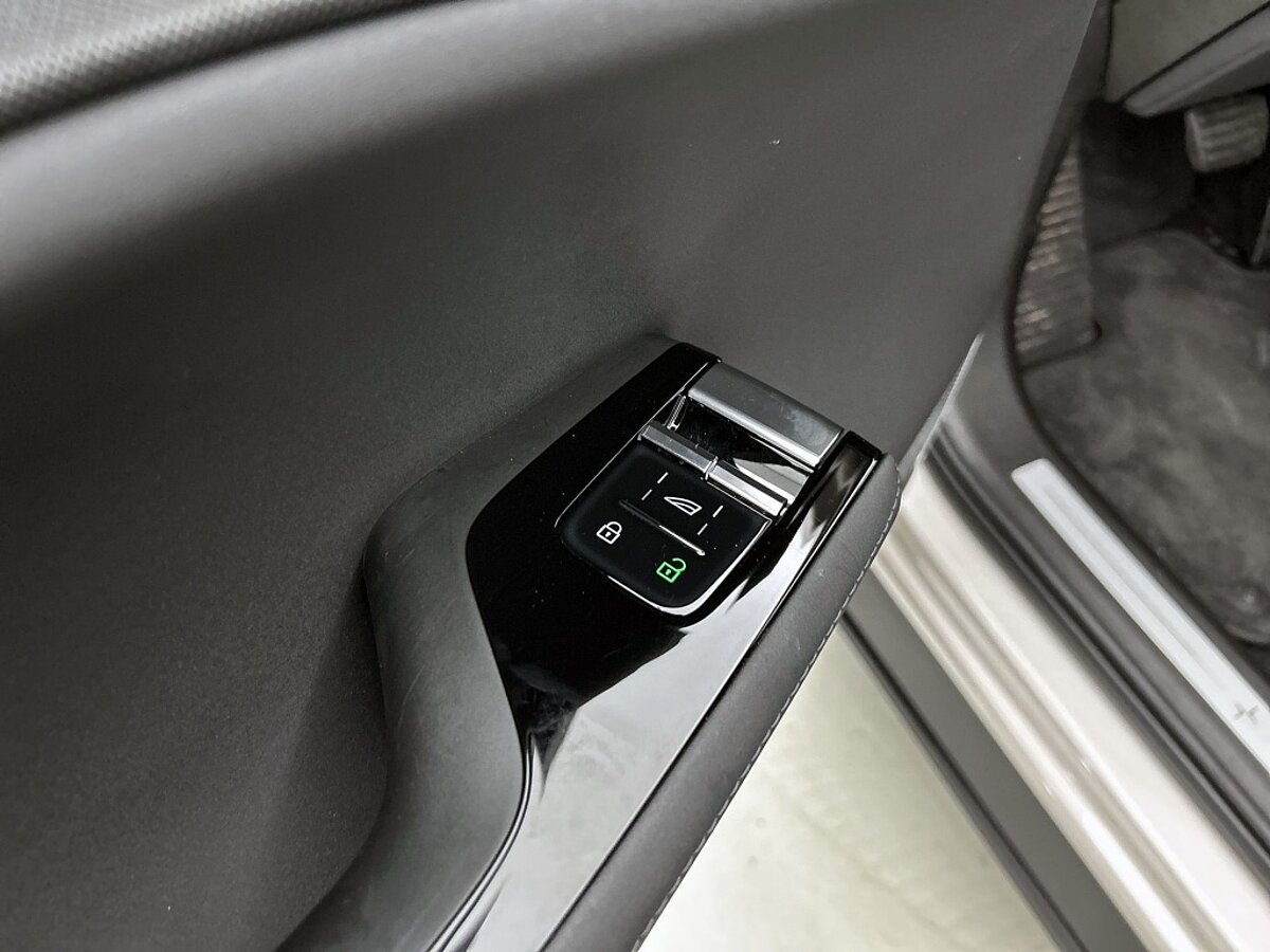 46401368 polestar 3 long range dual motor launch edition pixel led 39