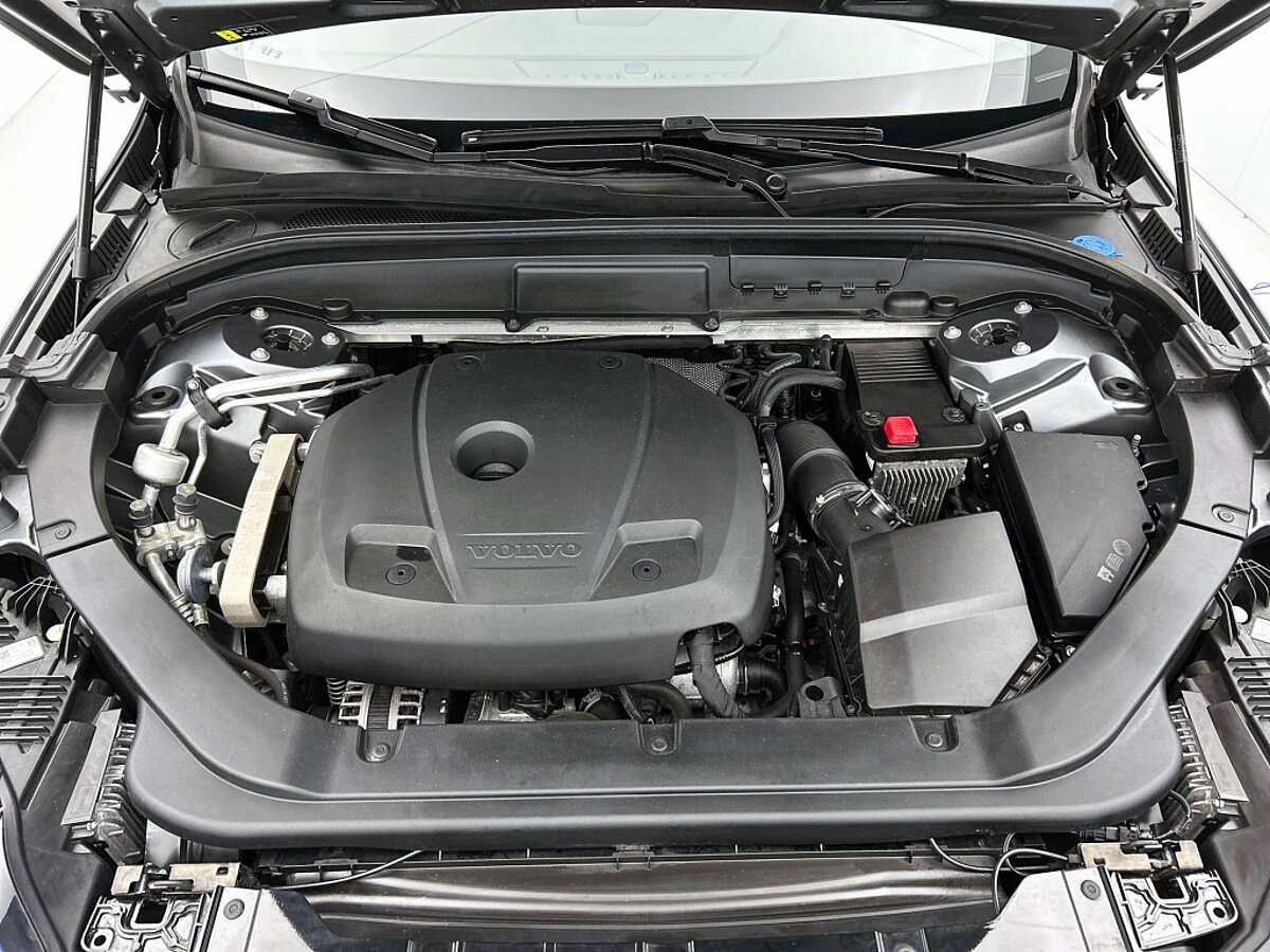 47013591 volvo xc60 2 0 t5 awd r design ff1e80