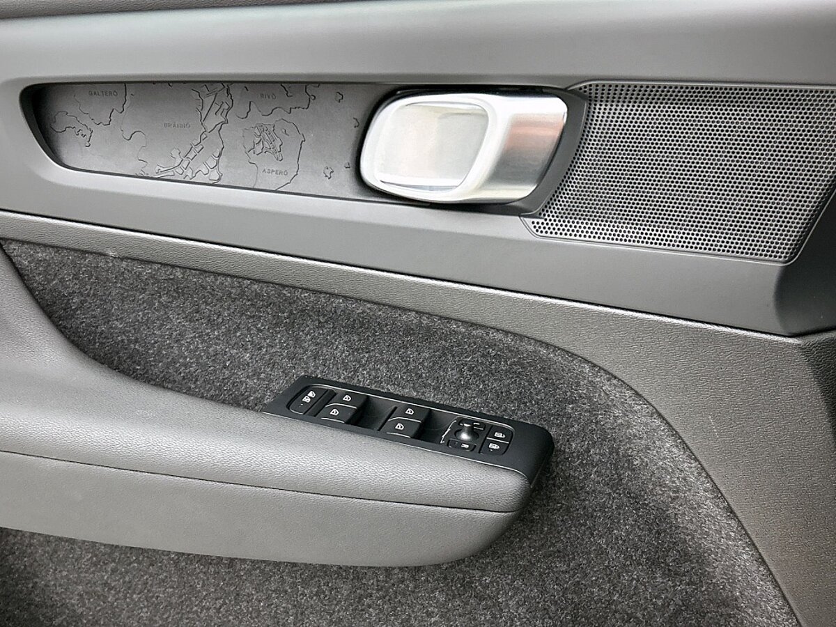47908784 volvo xc40 extended plus 82 kwh trekhaak camera 19 lichtmetalen vel 40